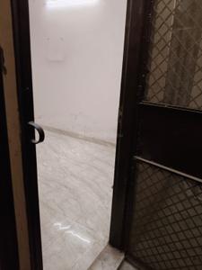 Bedroom Image of 713 Sq.ft 2 BHK Builder Floor for rent in Mukherjee Nagar New Delhi for Rs. 23000