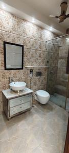 Bathroom Image of 2700 Sq.ft 3 BHK Builder Floor for rent in Sector 43 Gurgaon for Rs. 75000