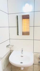 Bathroom Image of 830 Sq.ft 2 BHK Apartment / Flat for rent in Kazhakkoottam Thiruvananthapuram for Rs. 16000