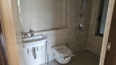 Bathroom Image of 900 Sq.ft 2 BHK Apartment / Flat for sale in Adani Ten BKC, Bandra East Mumbai for Rs. 55000000