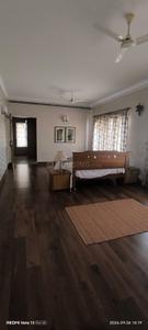 Hall Image of 5000 Sq.ft 3.5 BHK Independent House for sale in M.G. Road Kochi for Rs. 50000000