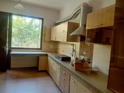 Kitchen Image of 10000 Sq.ft 6 BHK Independent House for rent in Sector 44 Noida for Rs. 300000