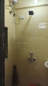 Bathroom Image of 410 Sq.ft 1 BHK Apartment / Flat for rent in Worli Mumbai for Rs. 42000