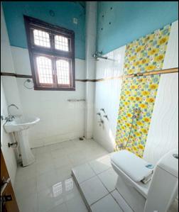 Bathroom Image of 1750 Sq.ft 3 BHK Apartment / Flat for rent in Maitripuram Gorakhpur for Rs. 20000