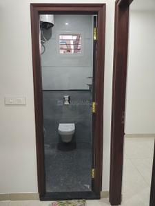 Bathroom Image of 780 Sq.ft 2 BHK Independent House for rent in Vijayanagar Bengaluru for Rs. 29000