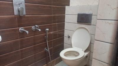 Bathroom Image of 535 Sq.ft 2 BHK Builder Floor for rent in Sector 7 Rohini New Delhi for Rs. 20000