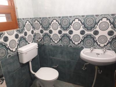 Bathroom Image of Saini&#x27;s PG in Industrial Area Phase 2, Panchkula