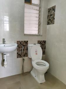 Common Bathroom Image of 365 Sq.ft 1 BHK Apartment / Flat for rent in Mahindra Happinest Kalyan, Bhiwandi Thane for Rs. 11600
