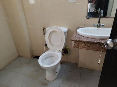 Image of 1040 Sq.ft 2 BHK Apartment / Flat for rent in Logix Blossom County, Sector 137, Noida for Rs. 27000