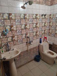 Bathroom Image of 950 Sq.ft 2 BHK Builder Floor for rent in Vasundhara Ghaziabad for Rs. 16000