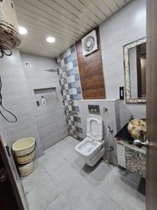 Image of 1600 Sq.ft 3 BHK Builder Floor for sale in Laxmi Nagar, New Delhi for Rs. 16000000