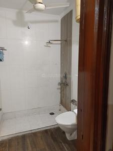 Bathroom Image of 1100 Sq.ft 3 BHK Apartment / Flat for sale in Siddharth Apartment, Paschim Vihar New Delhi for Rs. 13500000