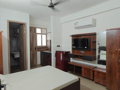 Bedroom Image of 355 Sq.ft 1 RK Apartment / Flat for rent in Sector 44 Noida for Rs. 17000