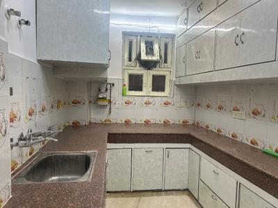 Kitchen Image of 1500 Sq.ft 3 BHK Builder Floor for rent in Rajouri Garden New Delhi for Rs. 50000