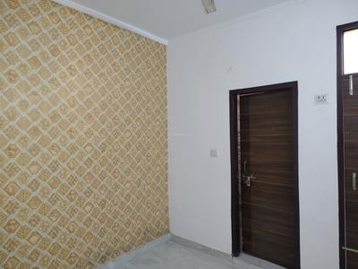 Bedroom Image of 900 Sq.ft 3 BHK Apartment / Flat for sale in DLF Ankur Vihar Ghaziabad for Rs. 3000000