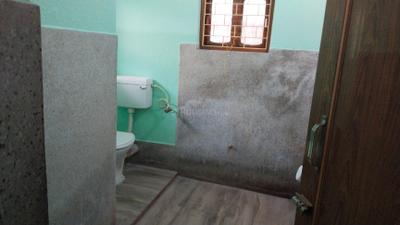 Bathroom Image of 650 Sq.ft 1 RK Independent House for rent in Madhyamgram Kolkata for Rs. 7000