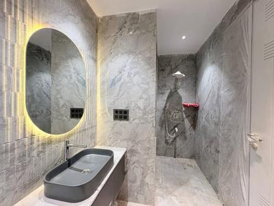 Bathroom Image of 3600 Sq.ft 4.5 BHK Independent House for sale in Sector 14 Faridabad for Rs. 100000000
