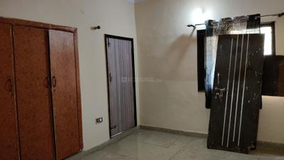 Bedroom Image of 1000 Sq.ft 2.5 BHK Apartment / Flat for sale in  RWA Chanderpriya Apartments, Sector 8 Rohini New Delhi for Rs. 10000000