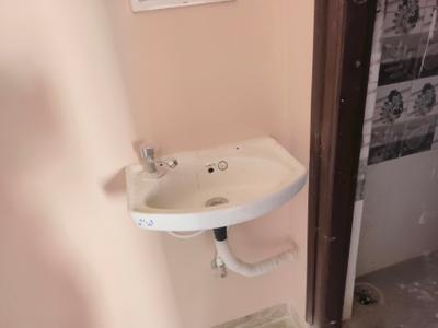 Common Bathroom Image of 762 Sq.ft 1 BHK Apartment / Flat for rent in Kondapur Hyderabad for Rs. 15000