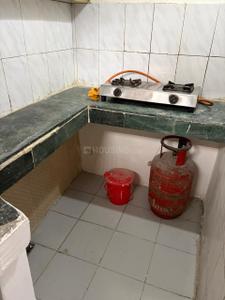 Kitchen Image of 725 Sq.ft 1 BHK Builder Floor for rent in Arun Vihar, Sector 37 Noida for Rs. 25125