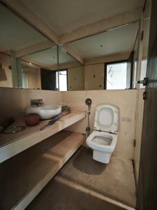 Bathroom Image of 1900 Sq.ft 3 BHK Apartment / Flat for sale in RNA Continental, Chembur Mumbai for Rs. 39000000