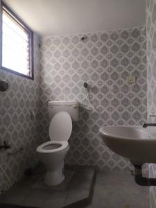Bathroom Image of 1000 Sq.ft 3 BHK Builder Floor for rent in Vettuvankani Chennai for Rs. 40000