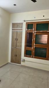 Bedroom Image of 1250 Sq.ft 2 BHK Builder Floor for rent in Bangla Bazar Lucknow for Rs. 15000
