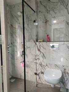 Bedroom Three Image of 2000 Sq.ft 3 BHK Apartment / Flat for rent in Gateway, Santacruz West Mumbai for Rs. 210000