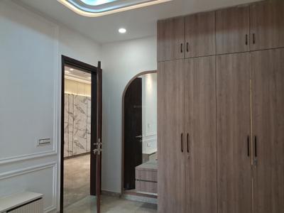 Bedroom Image of 1350 Sq.ft 3 BHK Builder Floor for sale in Paschim Vihar New Delhi for Rs. 27000000