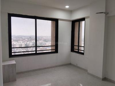 Bedroom Image of 1305 Sq.ft 4 BHK Apartment / Flat for rent in Chanakyapuri Ahmedabad for Rs. 44000