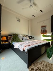 Bedroom Image of 1440 Sq.ft 3 BHK Builder Floor for sale in Chittaranjan Park New Delhi for Rs. 36500000