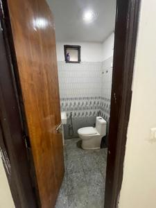 Bathroom Image of 600 Sq.ft 2 BHK Apartment / Flat for rent in Sector 73 Noida for Rs. 21000