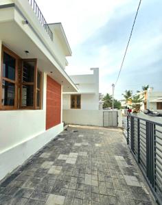 Image of 700 Sq.ft 2 BHK Independent House for sale in Kalamassery, Kochi for Rs. 3600000