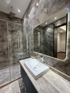 Bathroom Image of 10400 Sq.ft 6 BHK Independent House for sale in Defence Colony New Delhi for Rs. 520000000