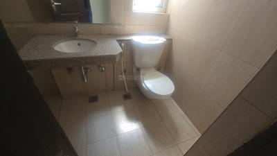 Image of 1250 Sq.ft 2 BHK Apartment / Flat for rent in Phase 2, Noida for Rs. 32000
