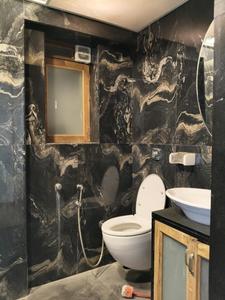 Common Bathroom Image of 1250 Sq.ft 3 BHK Apartment / Flat for sale in Indiabulls Blu Tower A, Worli Mumbai for Rs. 110000000