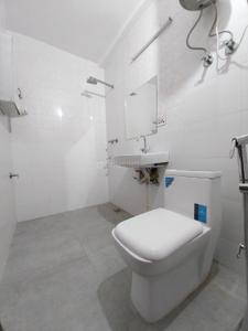 Bathroom Image of 1600 Sq.ft 3 BHK Apartment / Flat for rent in CGHS Gauri Ganesh Apartment, Sector 3 Dwarka New Delhi for Rs. 42000
