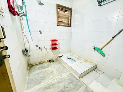 Image of 1250 Sq.ft 1.5 BHK Apartment / Flat for rent in Satellite, Ahmedabad for Rs. 20000