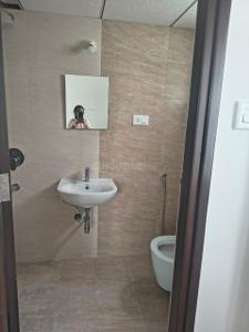 Bathroom Image of 707 Sq.ft 2 BHK Apartment / Flat for rent in Risinia Oyster, Bachupally Hyderabad for Rs. 35000