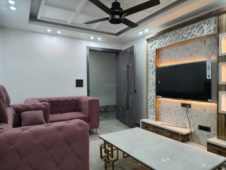 RYHAN SQUARE Main Image 1