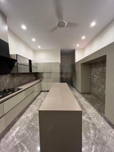 Kitchen Image of 4500 Sq.ft 4 BHK Builder Floor for sale in Sarvodaya Enclave New Delhi for Rs. 152500000