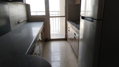 Kitchen Image of 1700 Sq.ft 3 BHK Apartment / Flat for rent in Paramount Symphony, Crossings Republik Ghaziabad for Rs. 25000