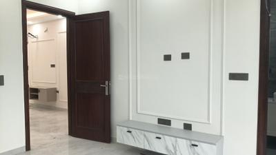 Bedroom Image of 2450 Sq.ft 3 BHK Builder Floor for rent in DLF Independent Floors At Dlf Gardencity Sector 91 92, Sector 92 Gurgaon for Rs. 44000