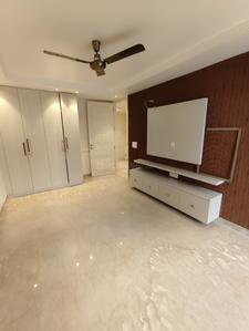 Bedroom Image of 2500 Sq.ft 4 BHK Apartment / Flat for sale in Anand Vihar New Delhi for Rs. 52500000