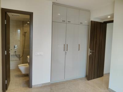 Bedroom Image of 650 Sq.ft 1 BHK Apartment / Flat for sale in Hiranandani Regent Hill A B C D And E Wing, Powai Mumbai for Rs. 18900000