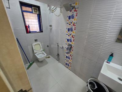Image of 1500 Sq.ft 3 BHK Apartment / Flat for rent in Thakur Silver Tower, Kandivali East, Mumbai for Rs. 82000