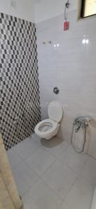 Bathroom Image of 1692 Sq.ft 3 BHK Apartment / Flat for sale in Sahajanand Oasis, Memnagar Ahmedabad for Rs. 12700000