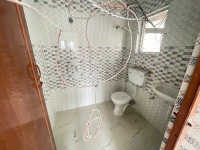Bathroom Image of 850 Sq.ft 2 BHK Builder Floor for sale in Kankurgachi Kolkata for Rs. 5500000