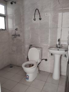 Bathroom Image of 1400 Sq.ft 2.5 BHK Apartment / Flat for rent in Vasundhara Ghaziabad for Rs. 25000