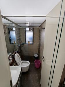 Bathroom Image of 2200 Sq.ft 4 BHK Apartment / Flat for sale in Veena Sky Heights, Borivali West Mumbai for Rs. 65000000